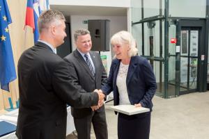 New_3bDan inovativnosti podelitev nagrad GZS inovatorjem